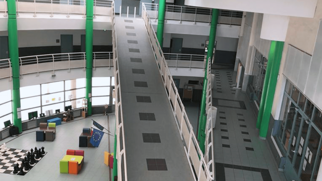 college-joffre-montpellier-dph34-renovation-professionnels-entree